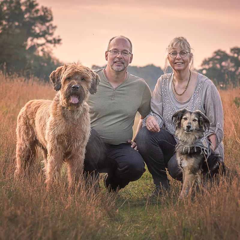 Reico Vertriebspartner Sonja und André Teßen mit Ihren Hunden